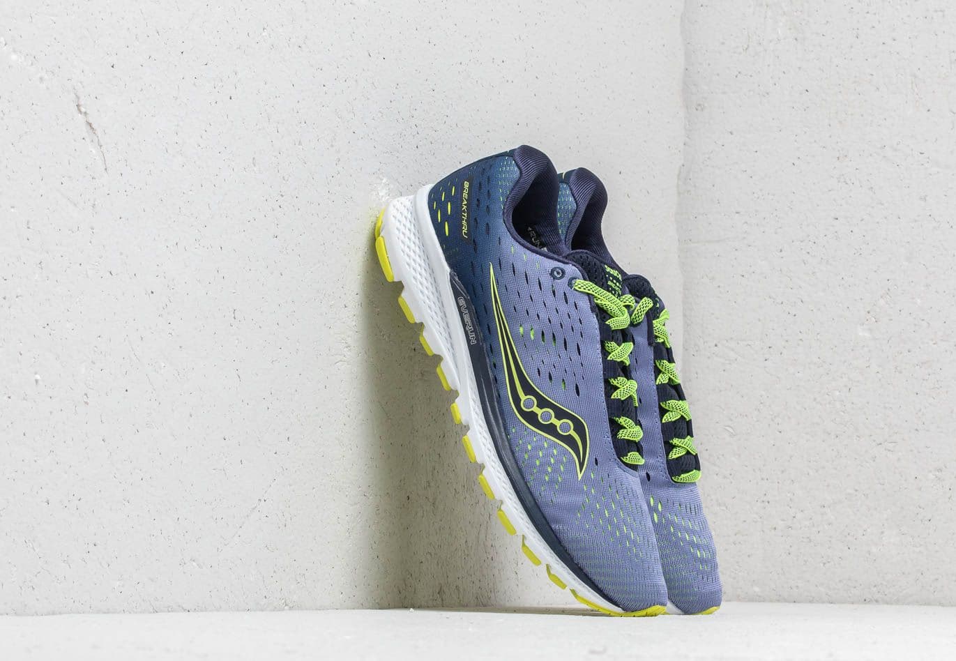 Saucony Breakthru 3 Purples/ Navy