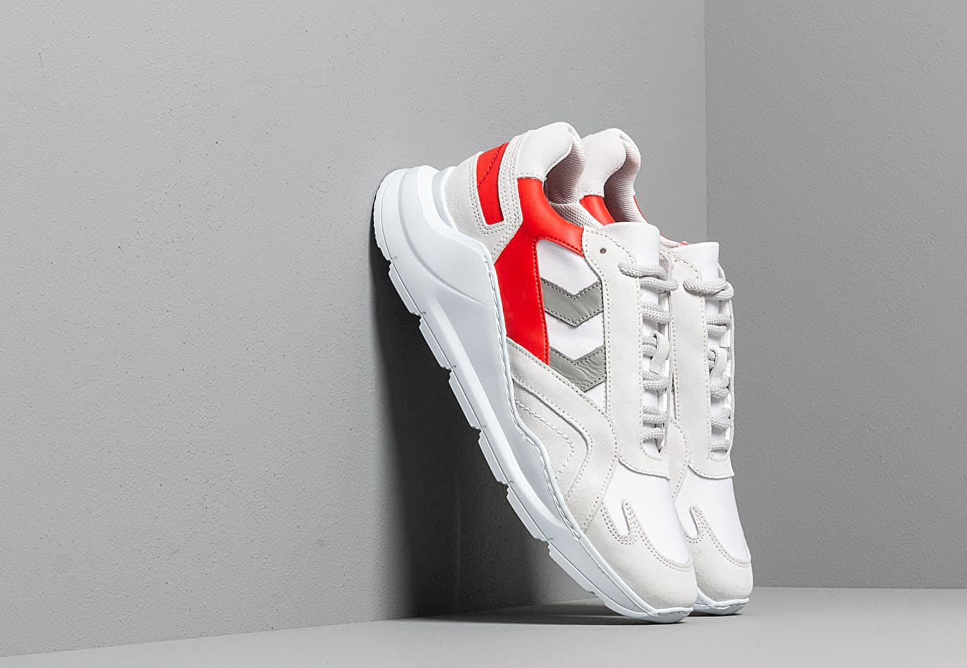 hummel Eire Chase W White