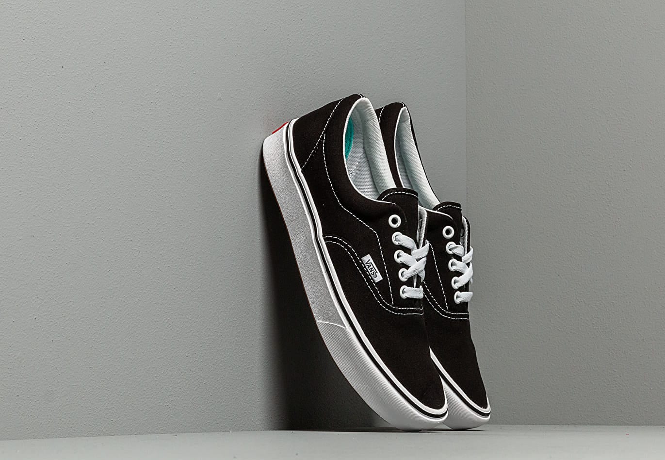 Vans ComfyCush Era (Classic) Black/ True White