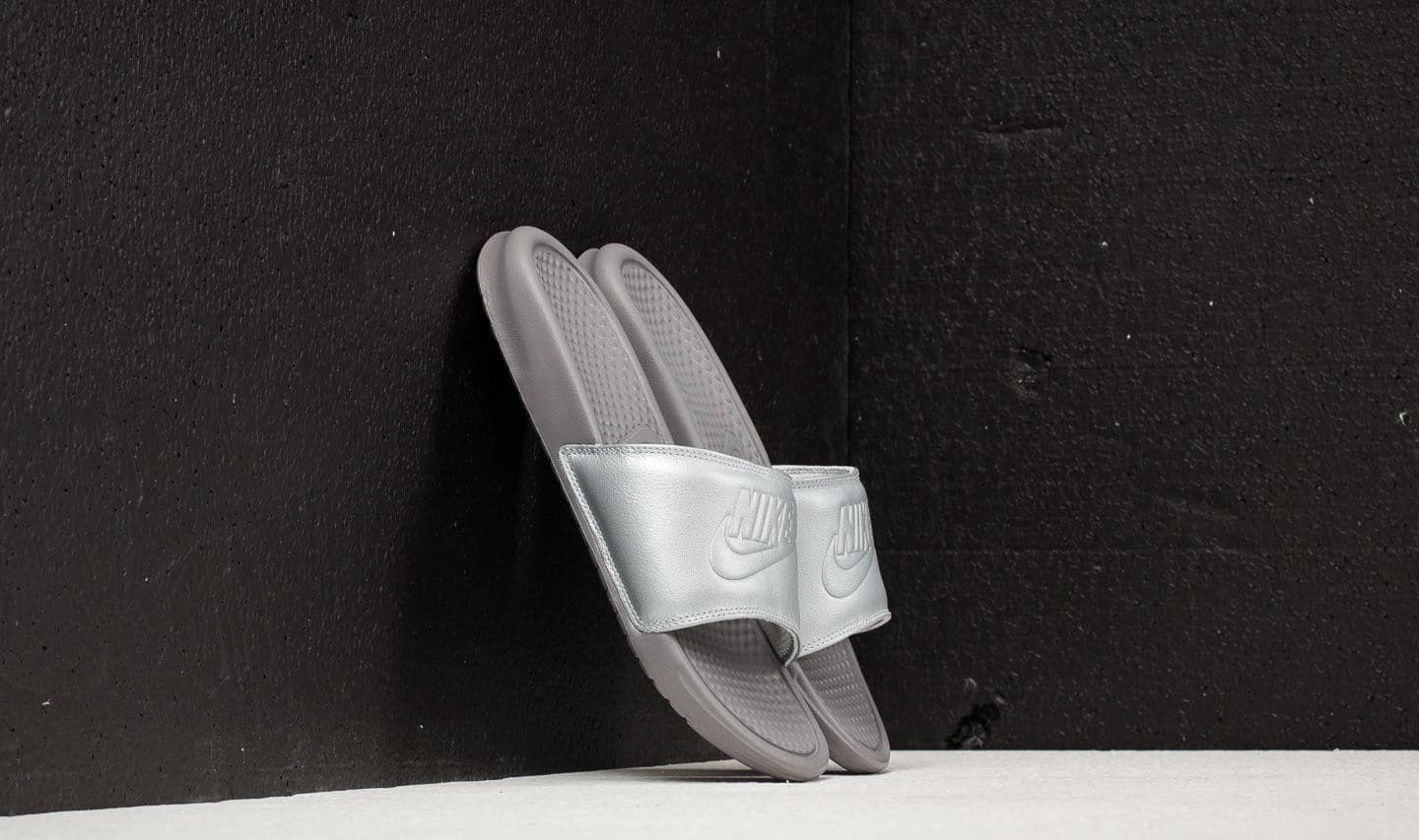 Nike Wmns Benassi JDI BP Metallic Silver