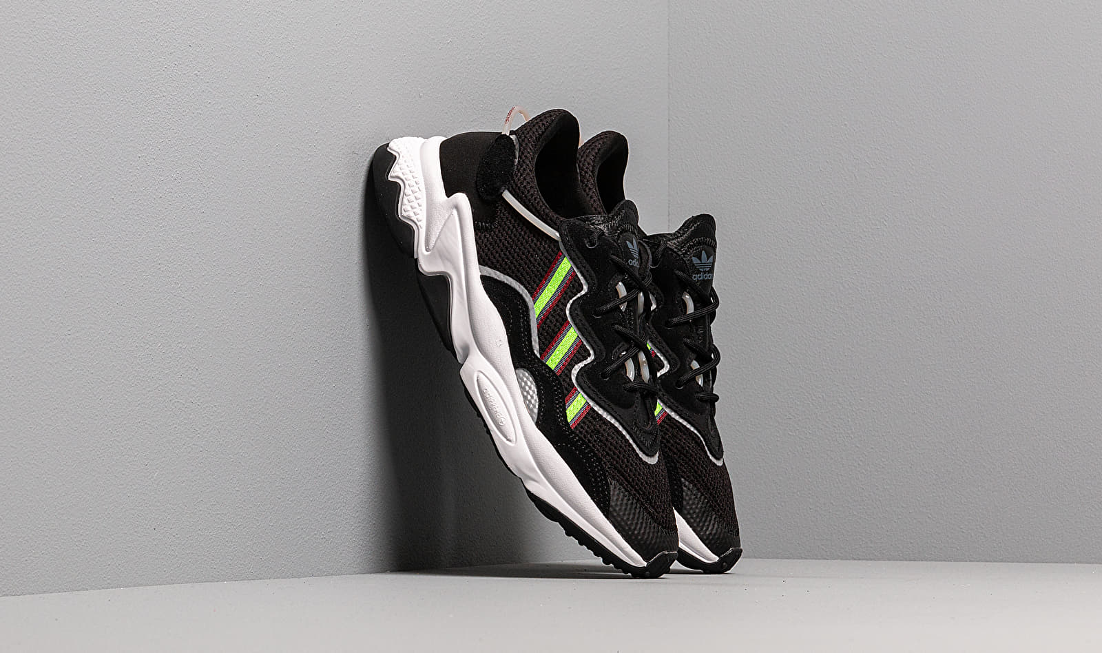 adidas Ozweego Core Black/ Semi Green/ Onix
