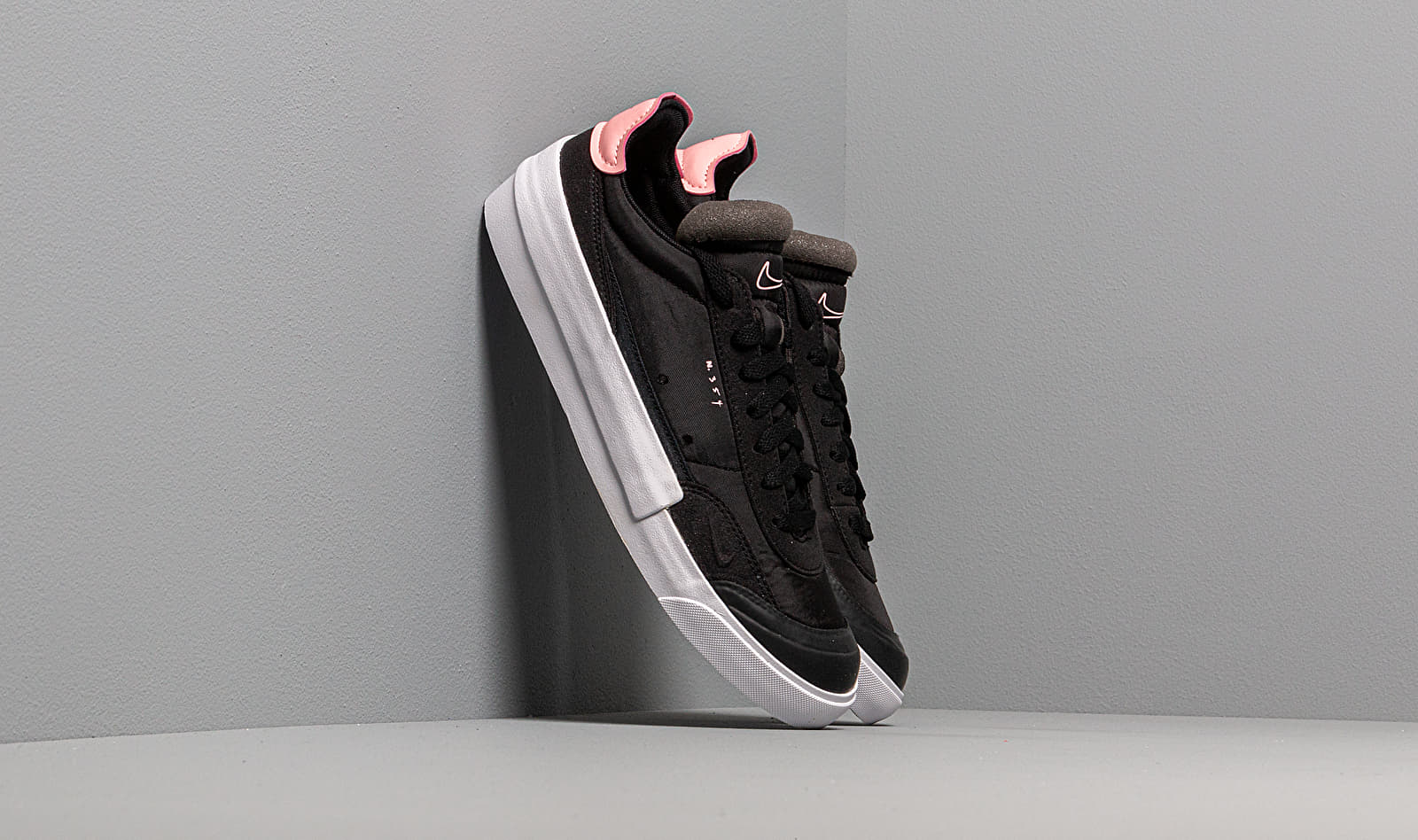 Nike Drop-Type Black/ Pink Tint-White-Zinnia