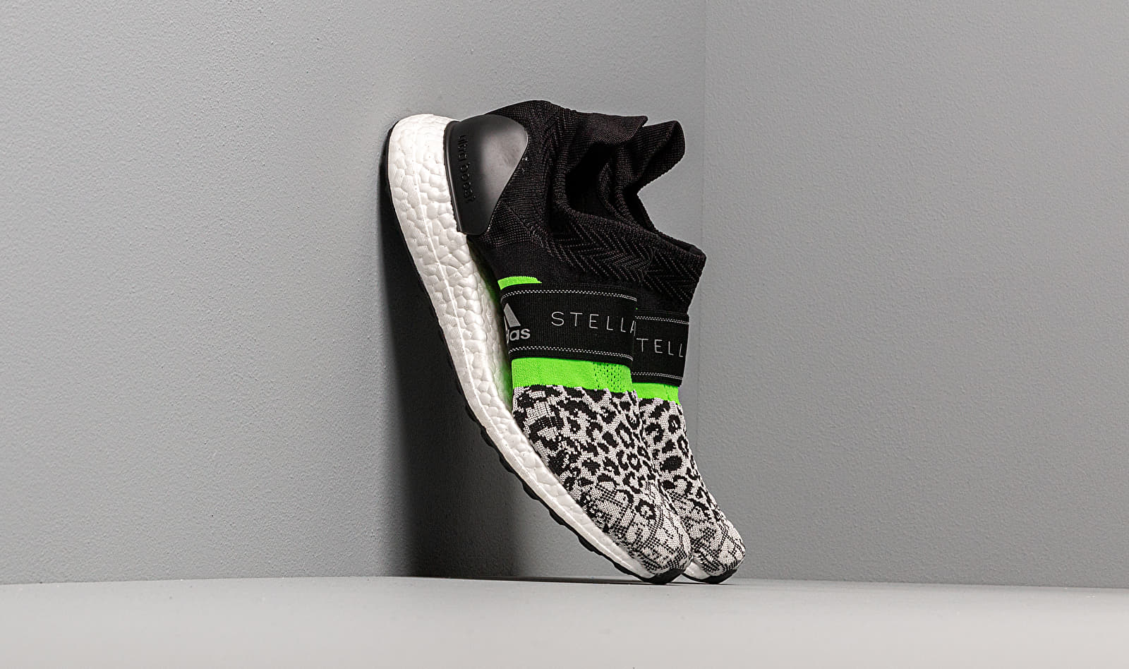 adidas x Stella McCartney UltraBOOST X 3.D. S. Black-White/ Core White/ Solar Green