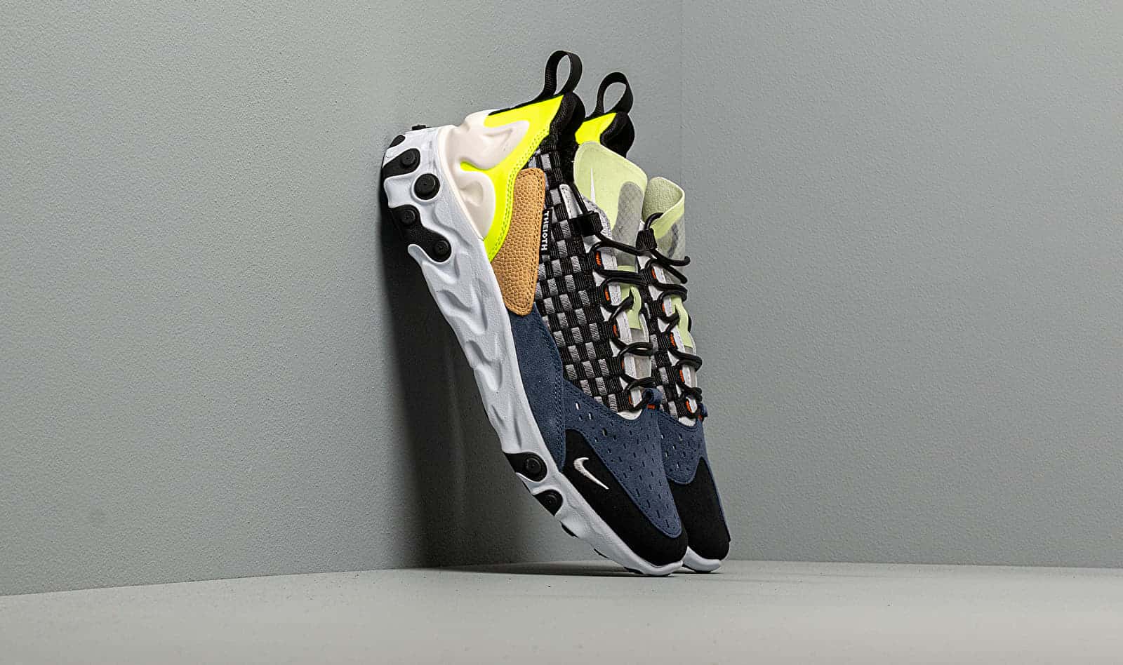 Nike React Sertu Black/ White-White-Volt