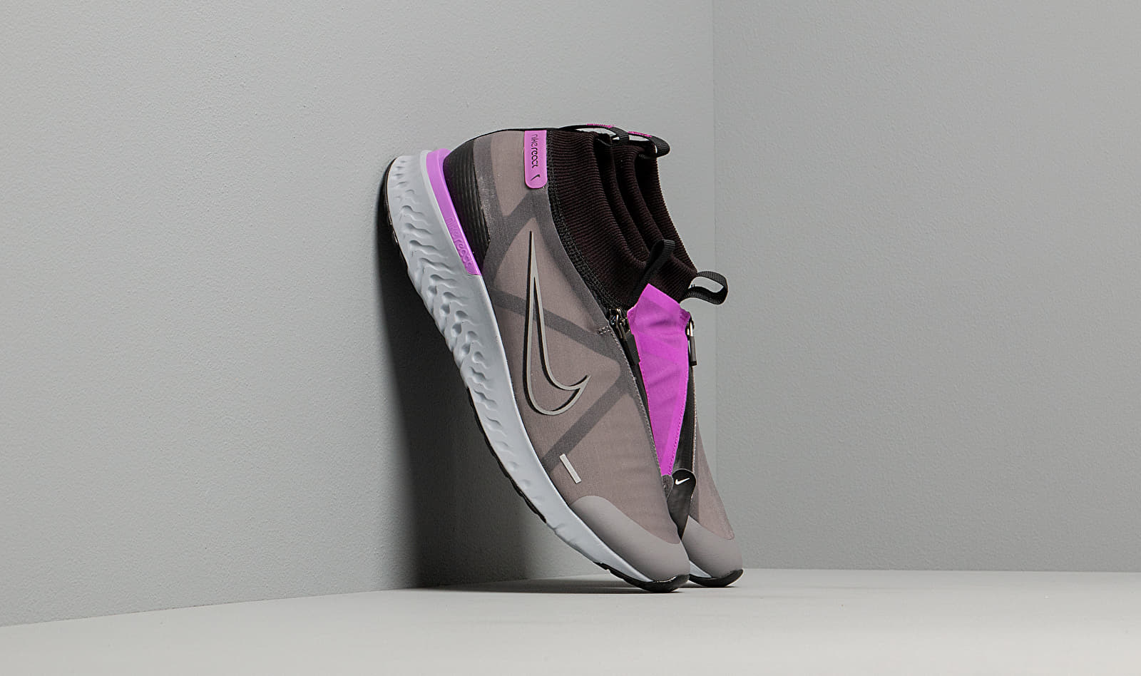 Nike React City Black/ Gunsmoke-Hyper Violet-White