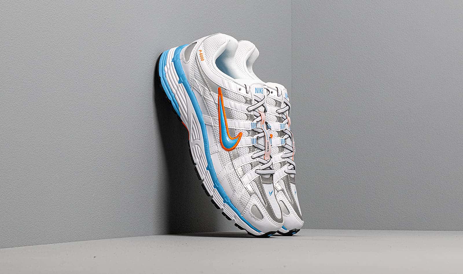 Nike W P-6000 White/ University Blue-Metallic Silver
