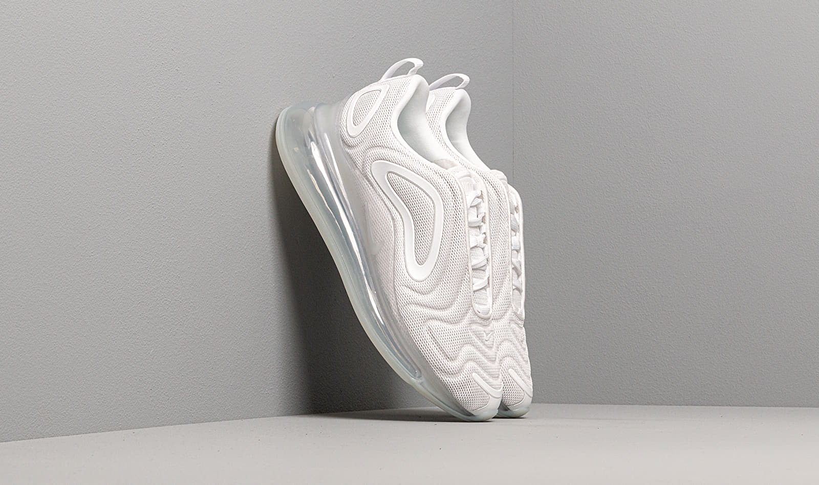 Nike W Nike Air Max 720 White/ White-Mtlc Platinum-Pure Platinum