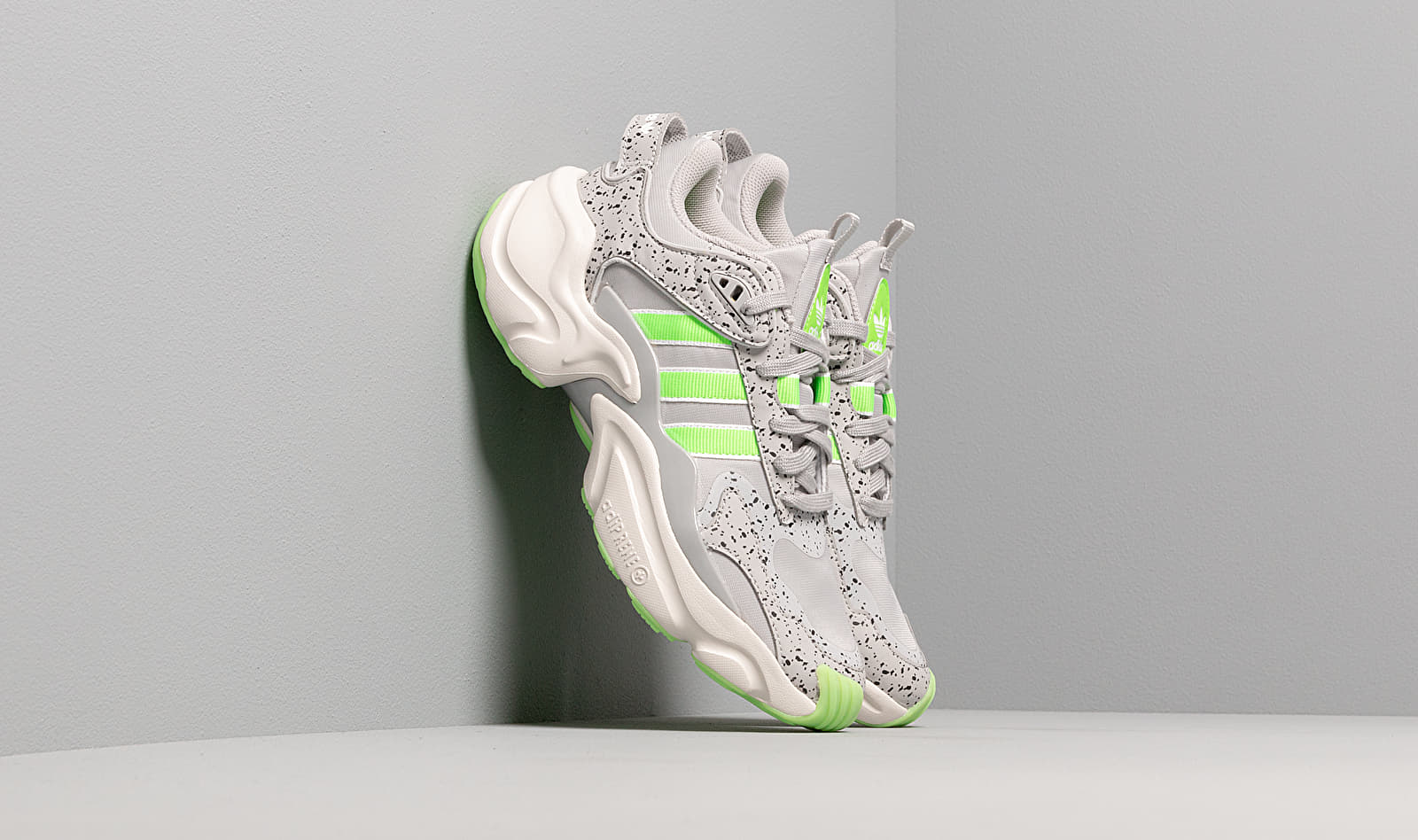 adidas Magmur Runner W Grey Two/ Semi Green/ Raw White
