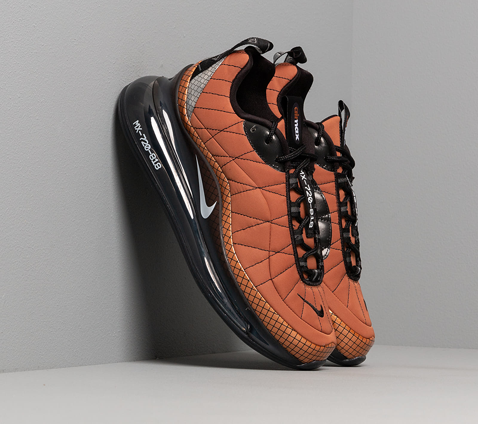 Nike W Mx-720-818 Metallic Copper/ White-Black-Anthracite