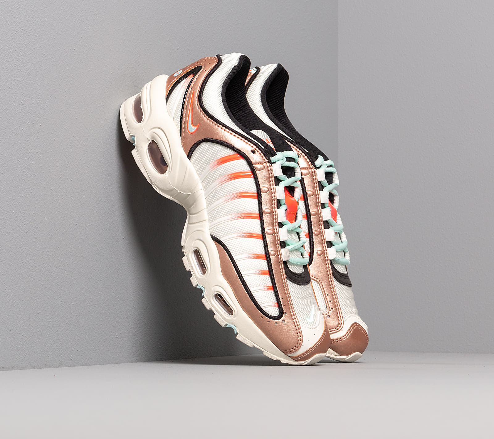 Nike Wmns Air Max Tailwind Iv Mtlc Red Bronze/ Teal Tint-Pure Platinum