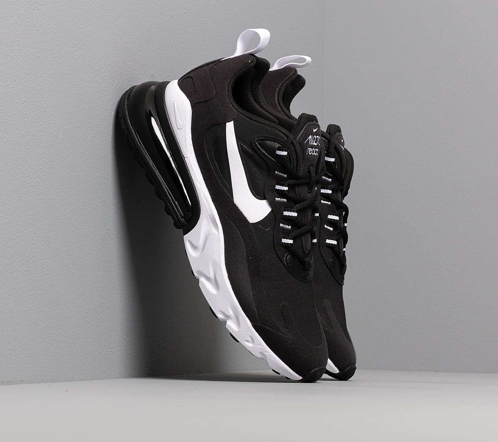 Nike W Air Max 270 React Black/ White-Black-Black
