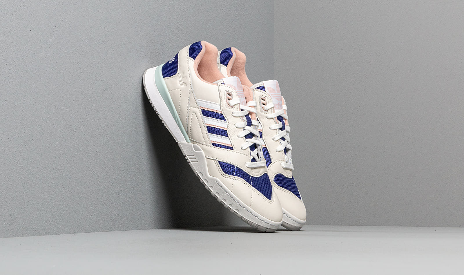 adidas A.R. Trainer Off White/ Ftw White/ Real Purple EF1628
