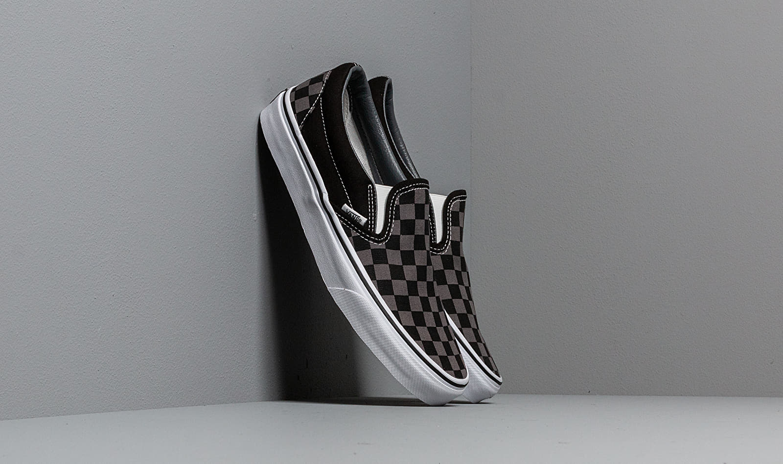 Vans Classic Slip-On Black/ Pewter Checkerboard VN000EYEBPJ1