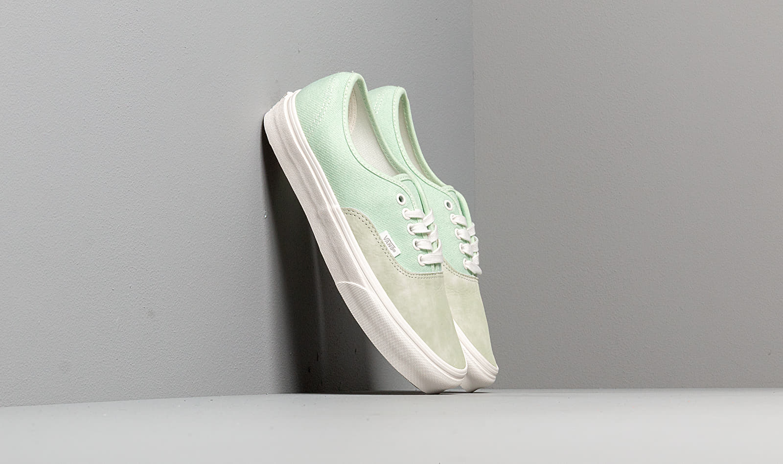 Vans Authentic (Washed Nubuck/ Canvas) Pale Green VN0A38EMVKN1