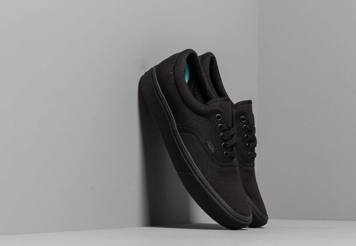 Vans ComfyCush Era (Classic) Black/ Black VN0A3WM9VND1
