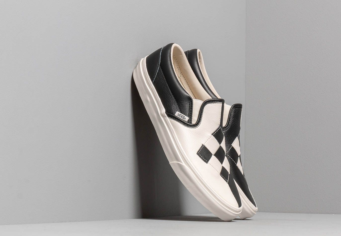 Vans Classic Slip-On (Woven Leather) Checkerboard VN0A38F7VMW1