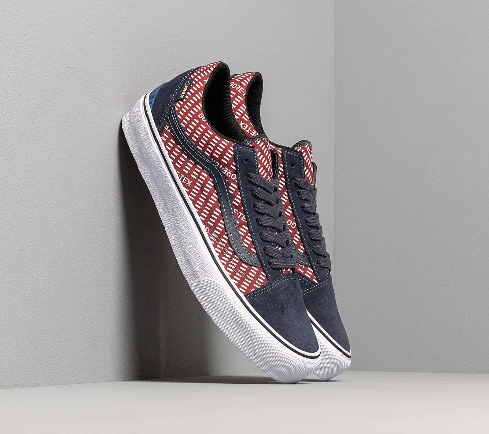 Vans Old Skool GORE-TEX Navy/ Burgundy VN0A4P3FYY31