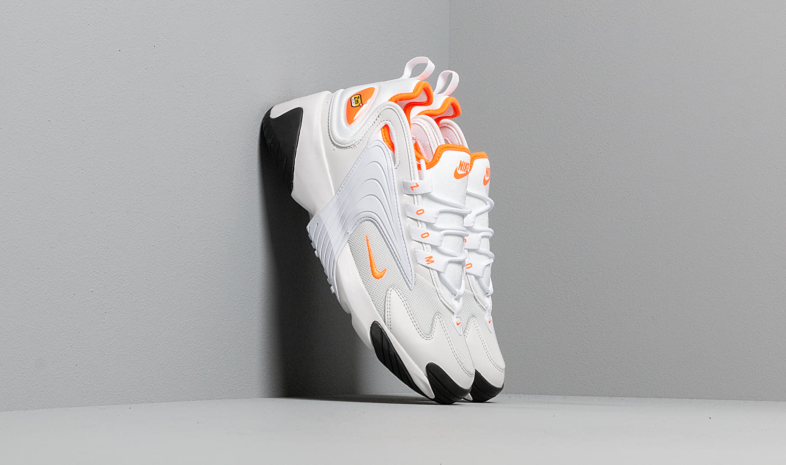 Nike Wmns Zoom 2K Platinum Tint/ Hyper Crimson-White-Black AO0354-002