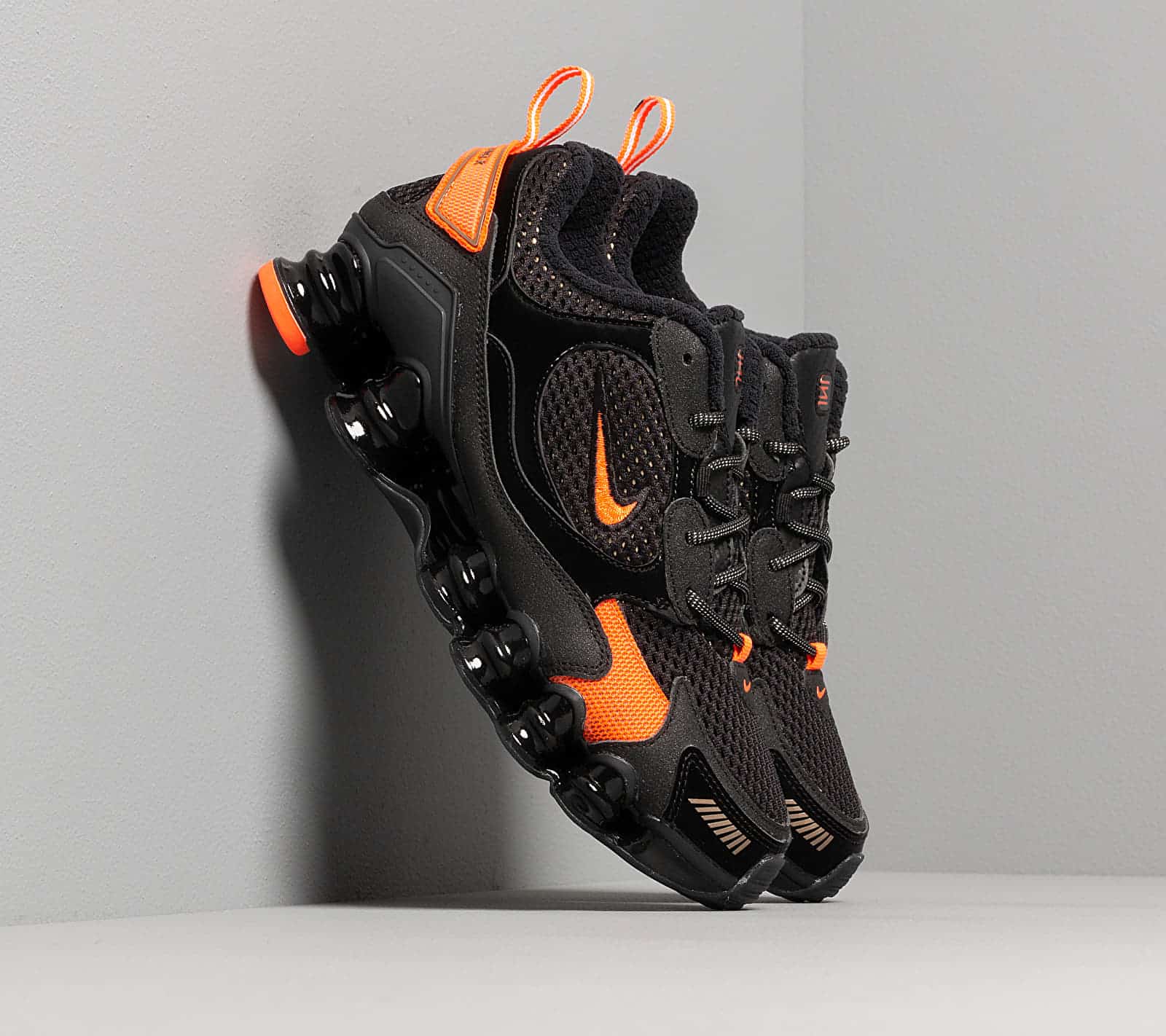 Nike W Shox TL Nova Sp Black/ Metalic Field-Hyper Crimson CK2085-001