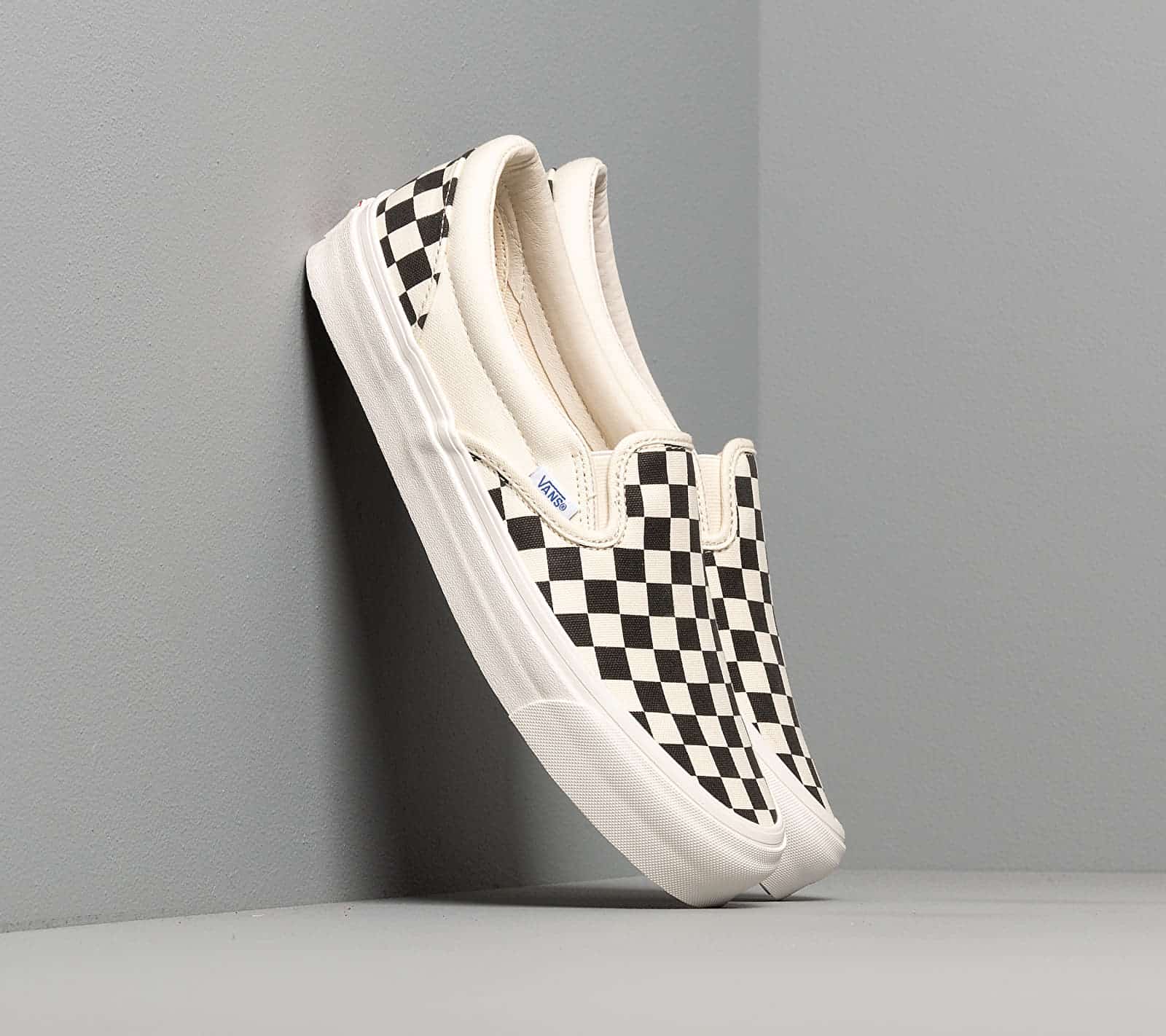 Vans OG Classic Slip-On LX (Canvas) Black/ White Checkerboard VN000UDFF8L1