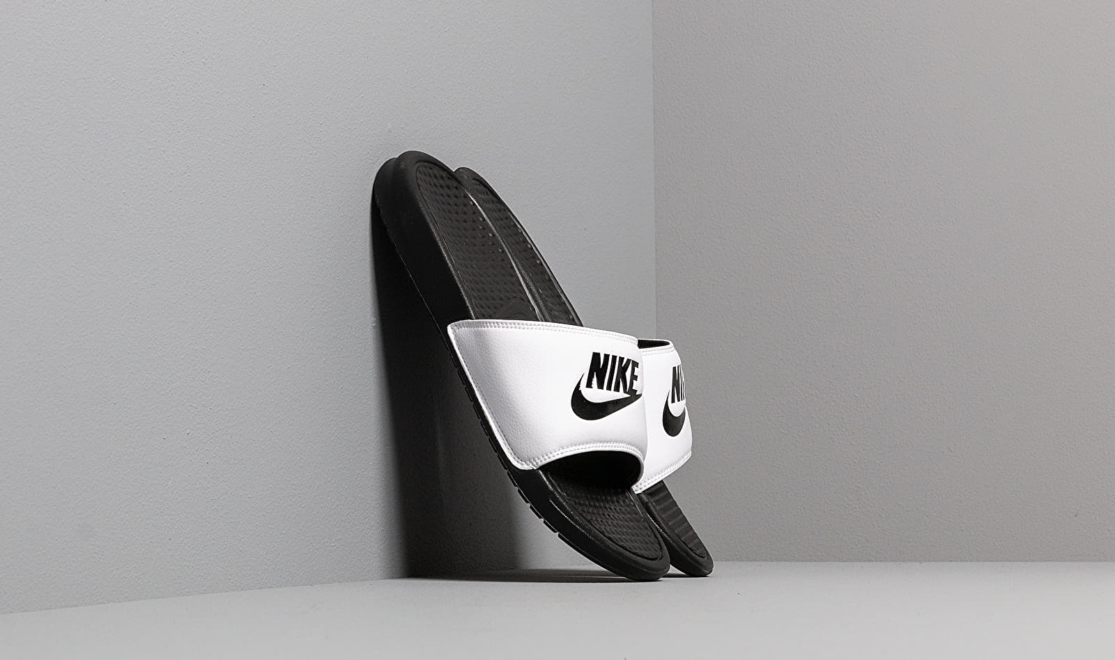 Nike Benassi Jdi White/ Black-Black 343880-100
