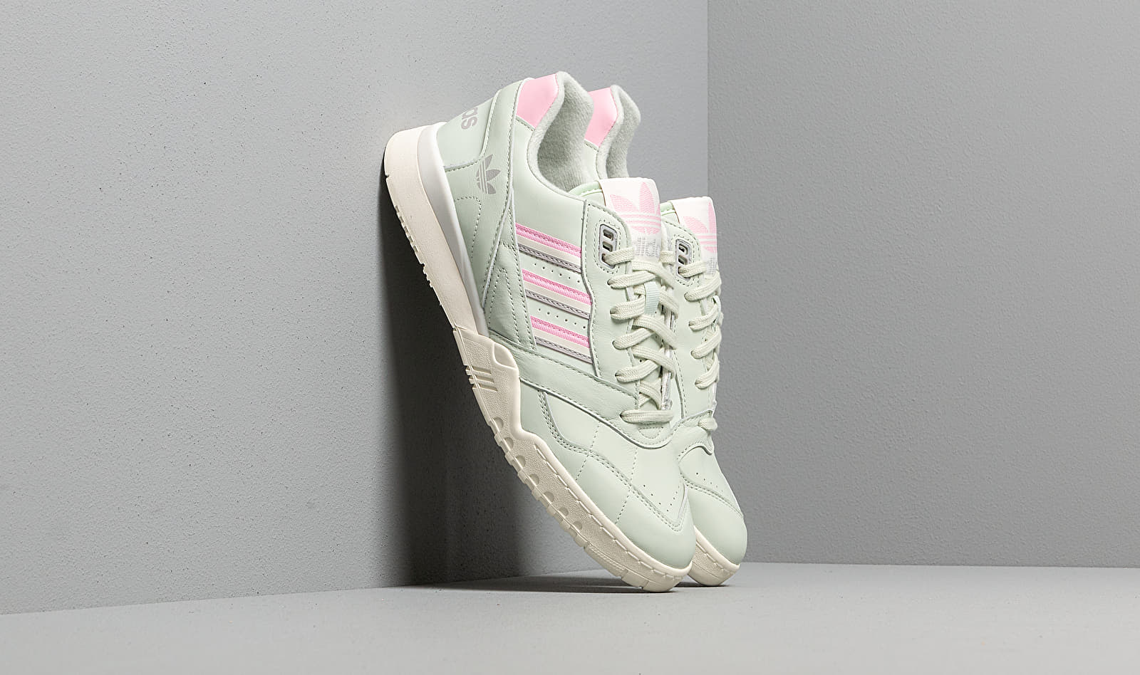 adidas A.R. Trainer Linen Green/ True Pink/ Off White D98156