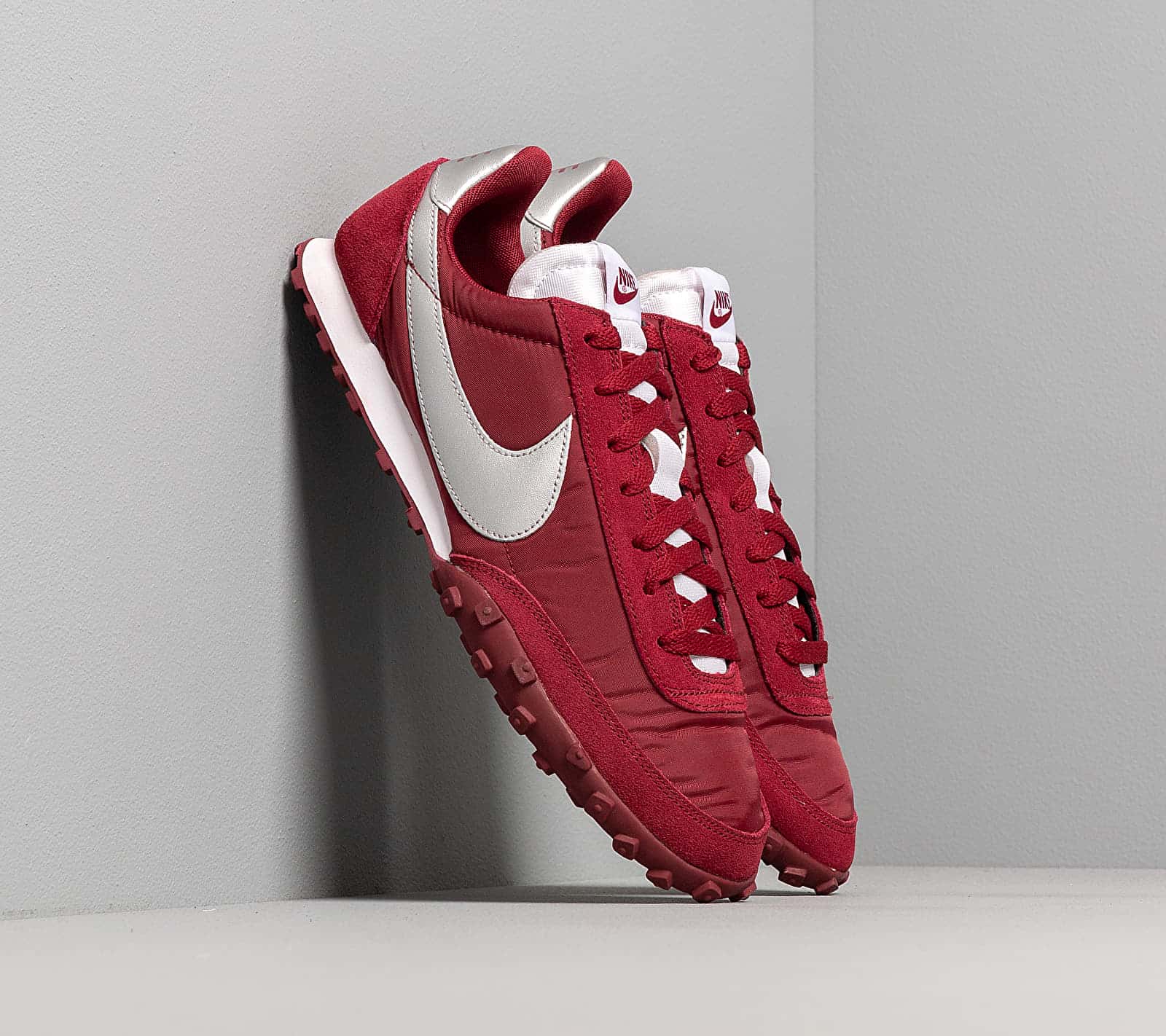 Nike Waffle Racer Team Red/ Metallic Silver-White CN8115-600