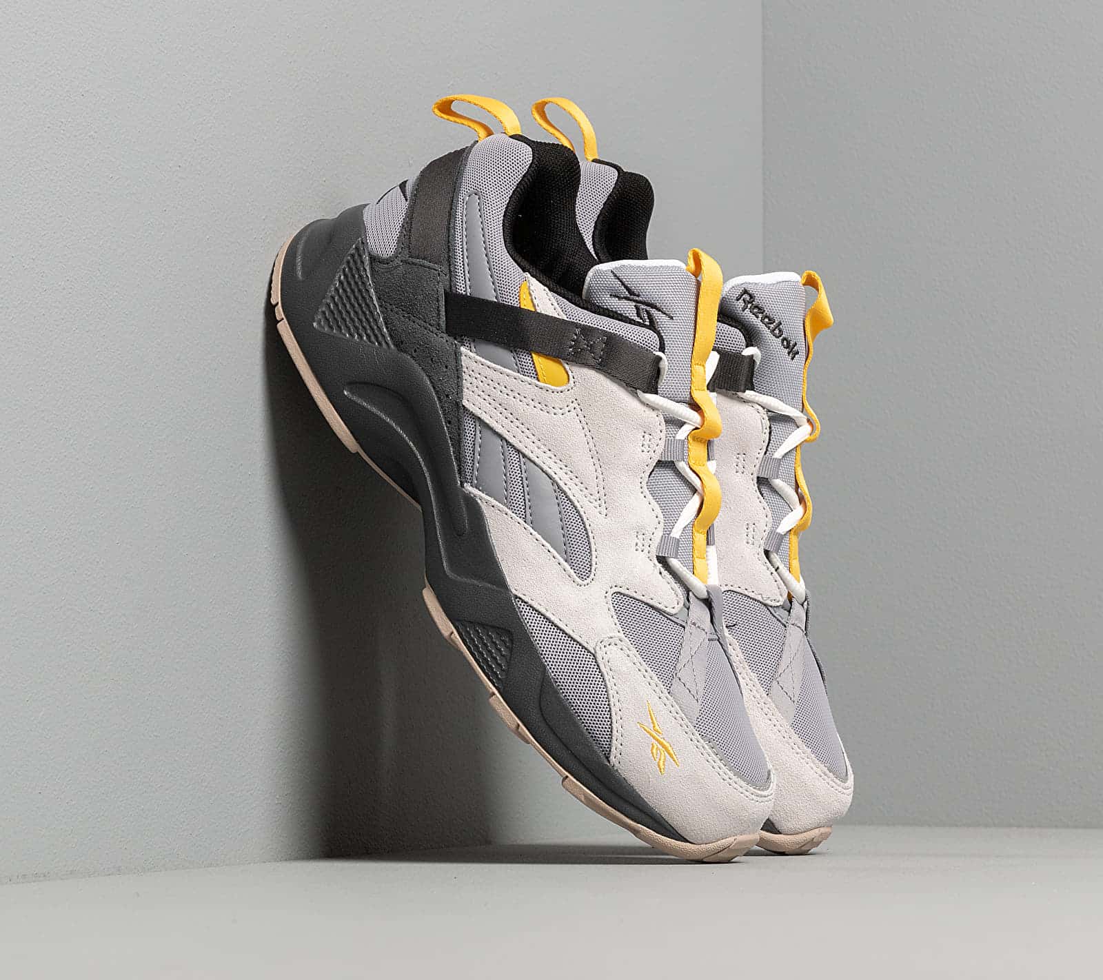 Reebok Aztrek 96 Adventure Porcelain/ Cool Shadow/ True Grey 8 EG8916