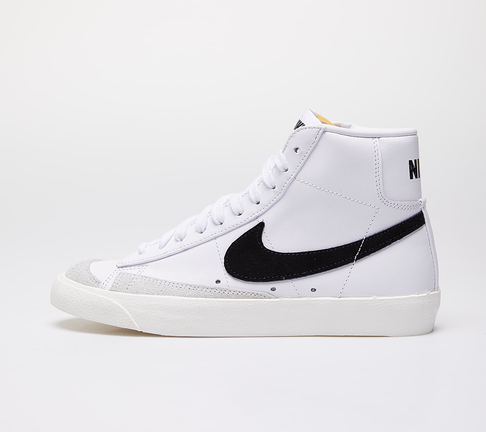 Nike Blazer Mid '77 Vintage White/ Black BQ6806-100