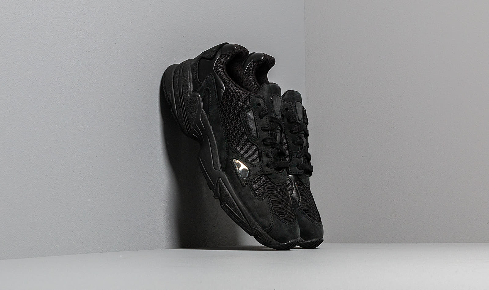 adidas Falcon W Core Black/ Core Black/ Grey Five G26880