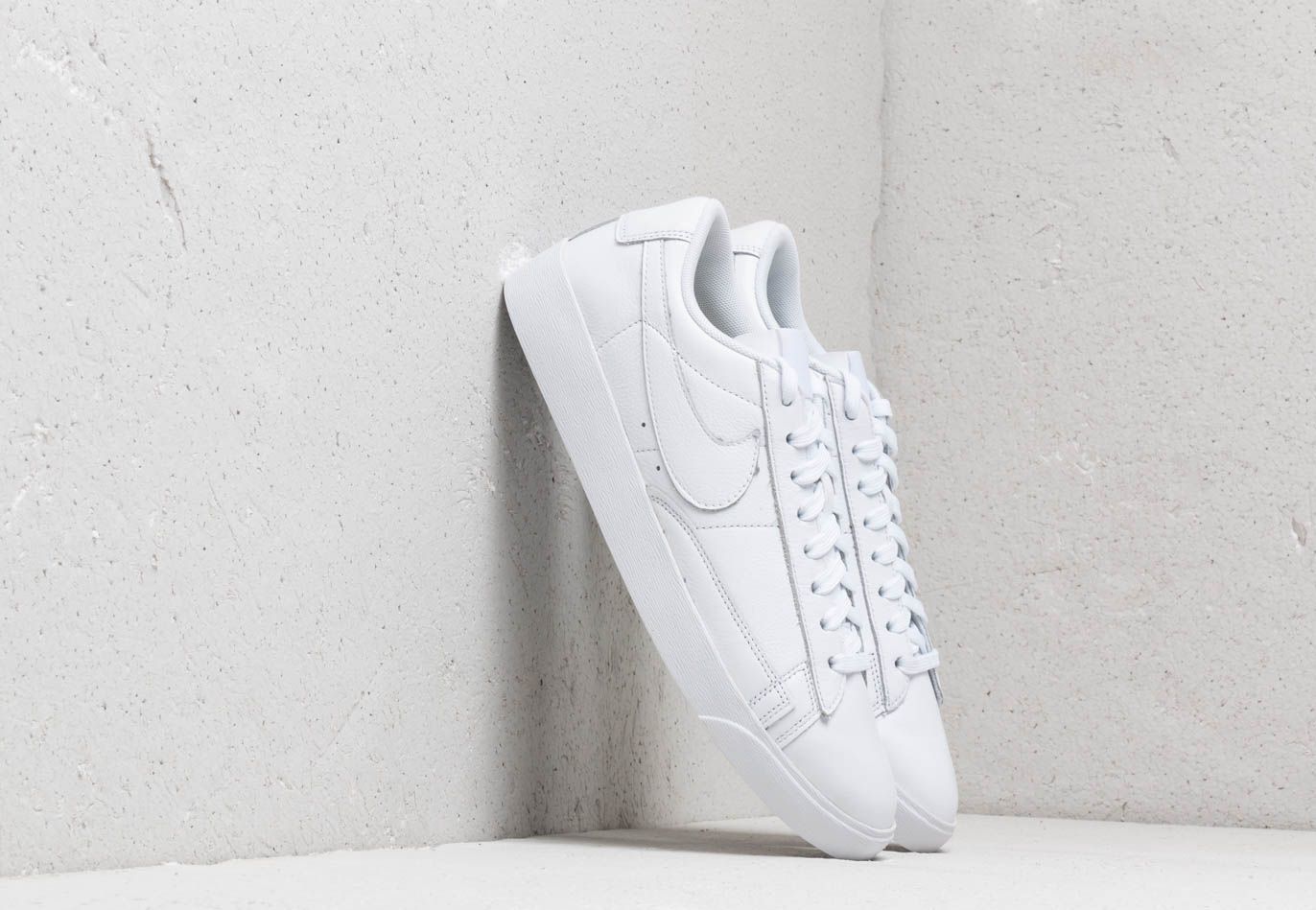 Nike W Blazer Low Le White/ White-White AV9370-111