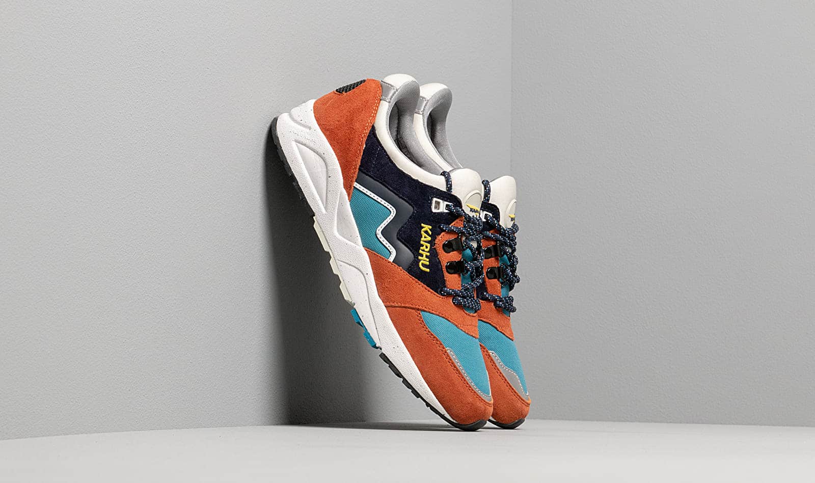 Karhu Aria Leather Brown/ Night Sky F803051