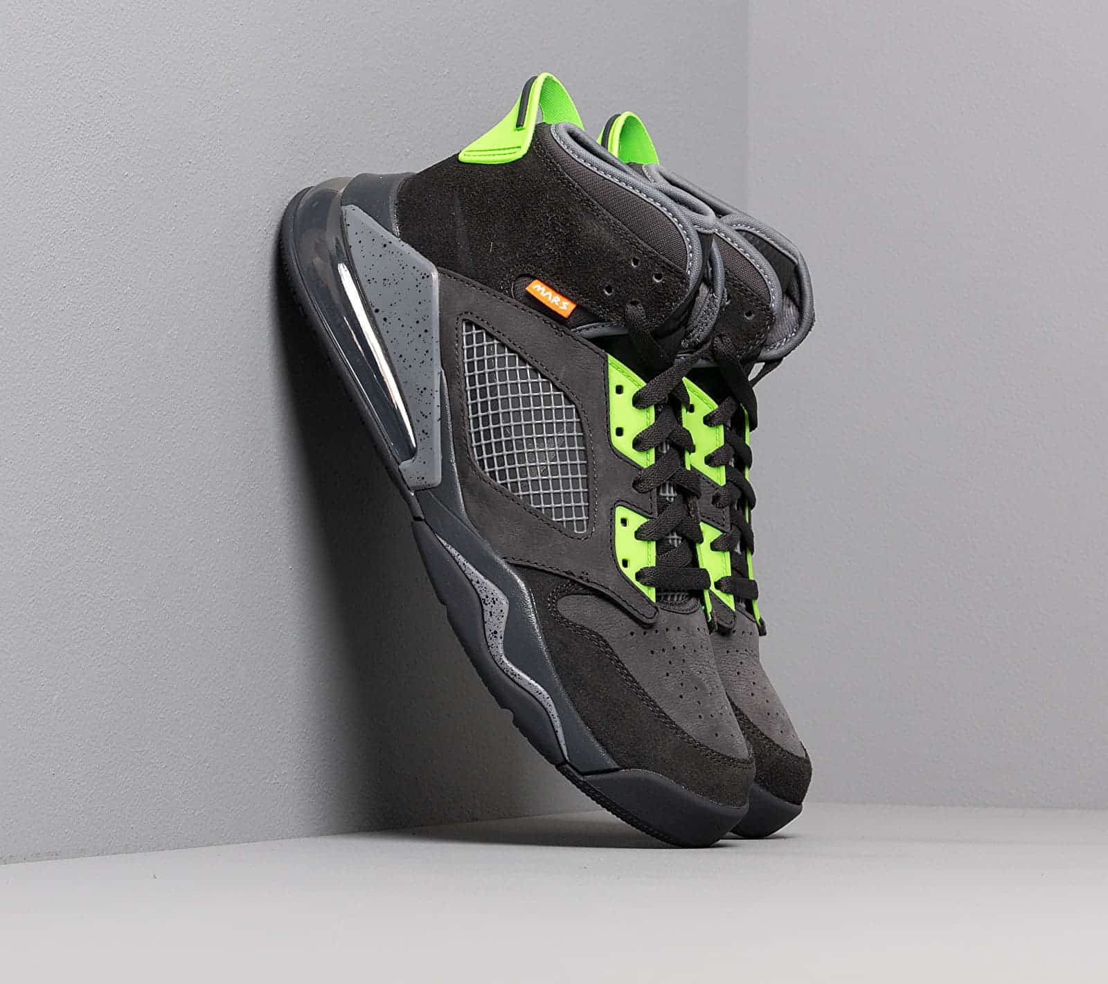 Jordan Mars 270 Anthracite/ Black-Electric Green CT9132-001