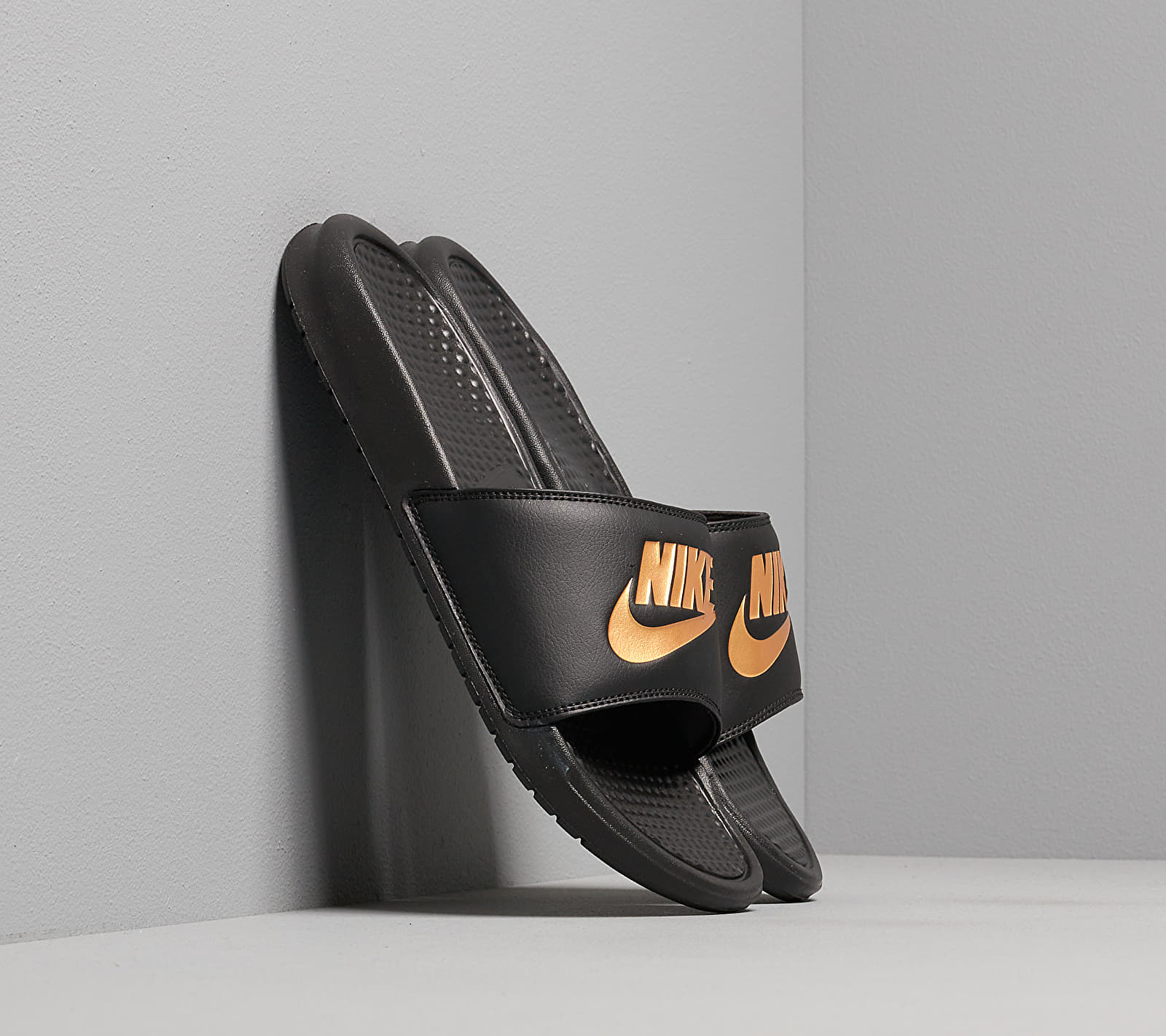 Nike Benassi Jdi Black/ Metallic Gold 343880-016