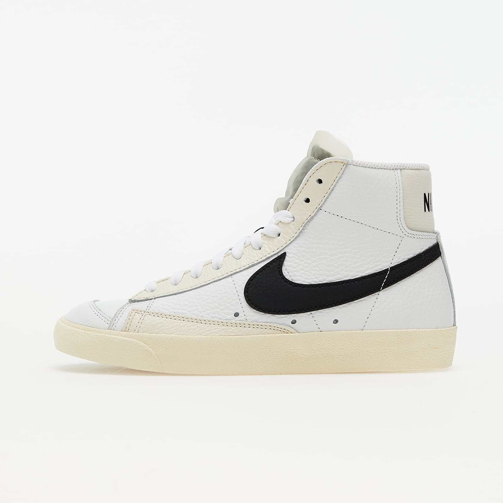 Nike Blazer Mid '77 Summit White/ Black-Pale Ivory-Beach DD6621-100