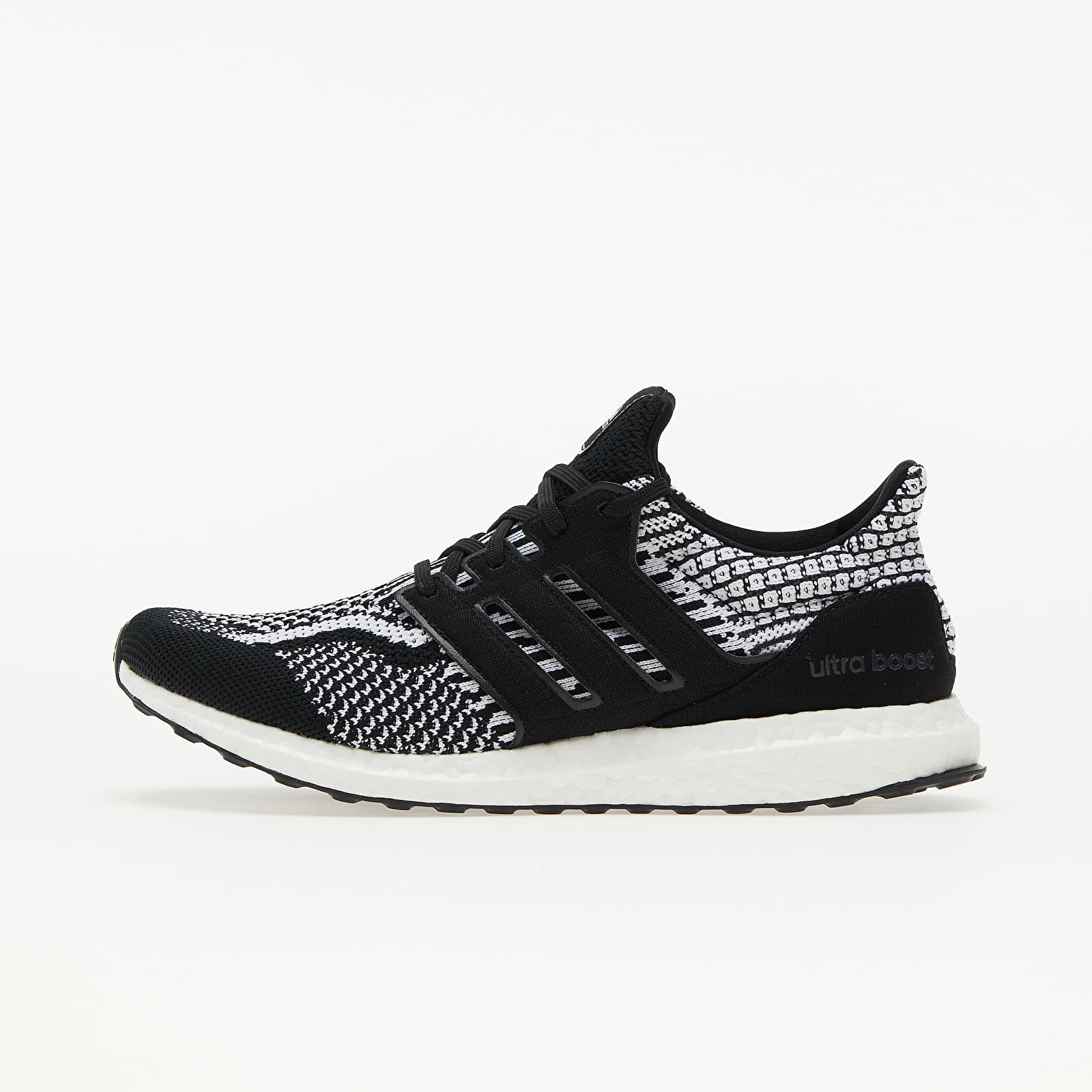 adidas UltraBOOST 5.0 DNA Core Black/ Core Black/ Ftw White FY9348