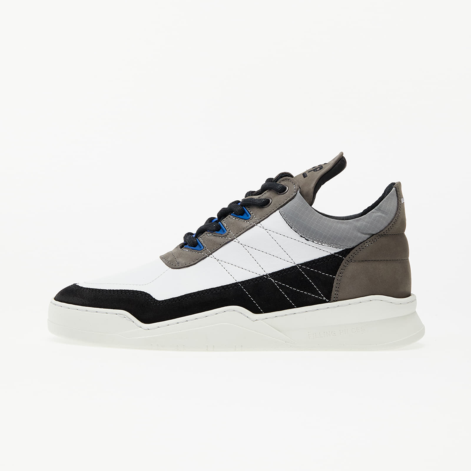 Filling Pieces Low Top Ghost Tweek Black/ White 252276818630