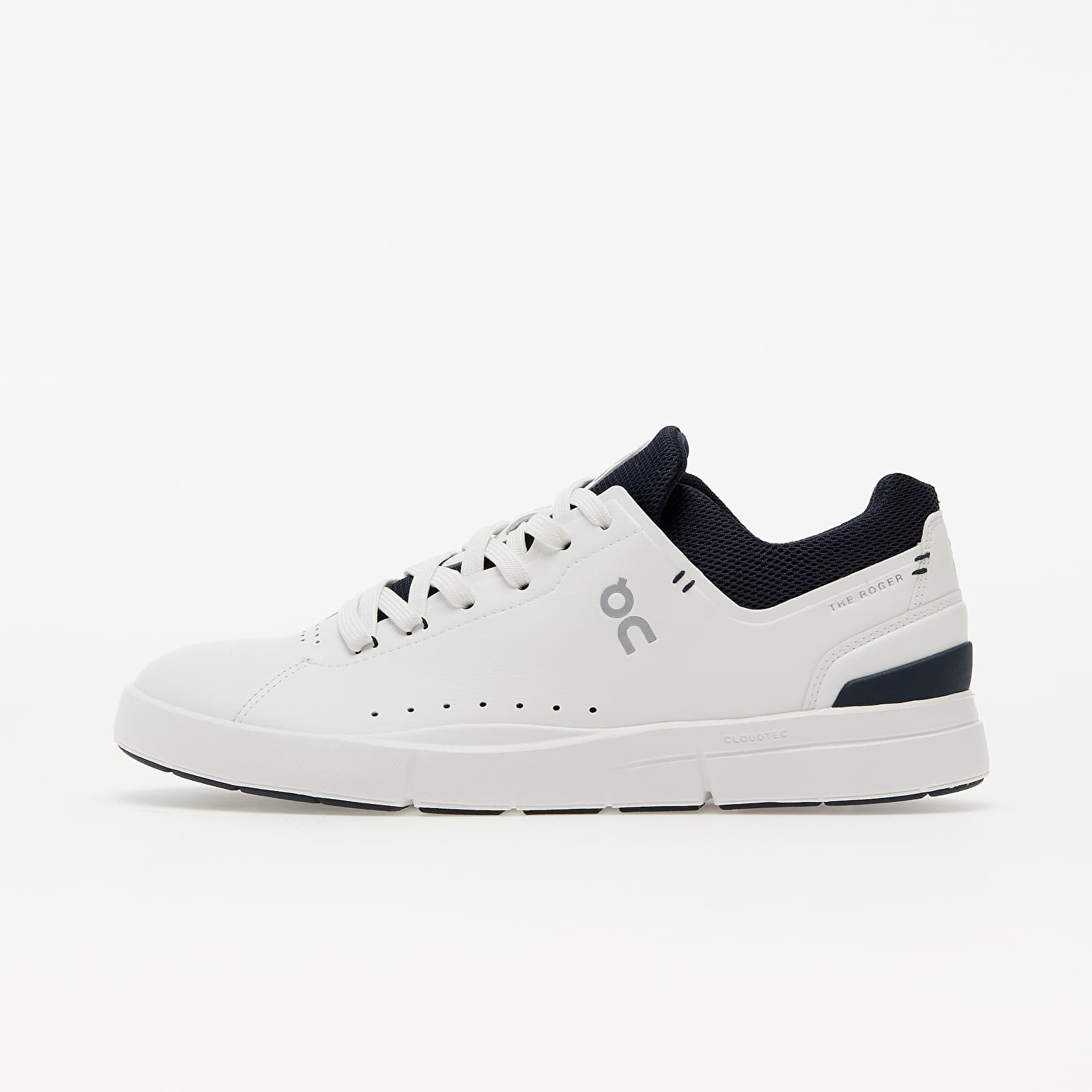 ON running M The Roger Advantage White/ Midnight 48.99457