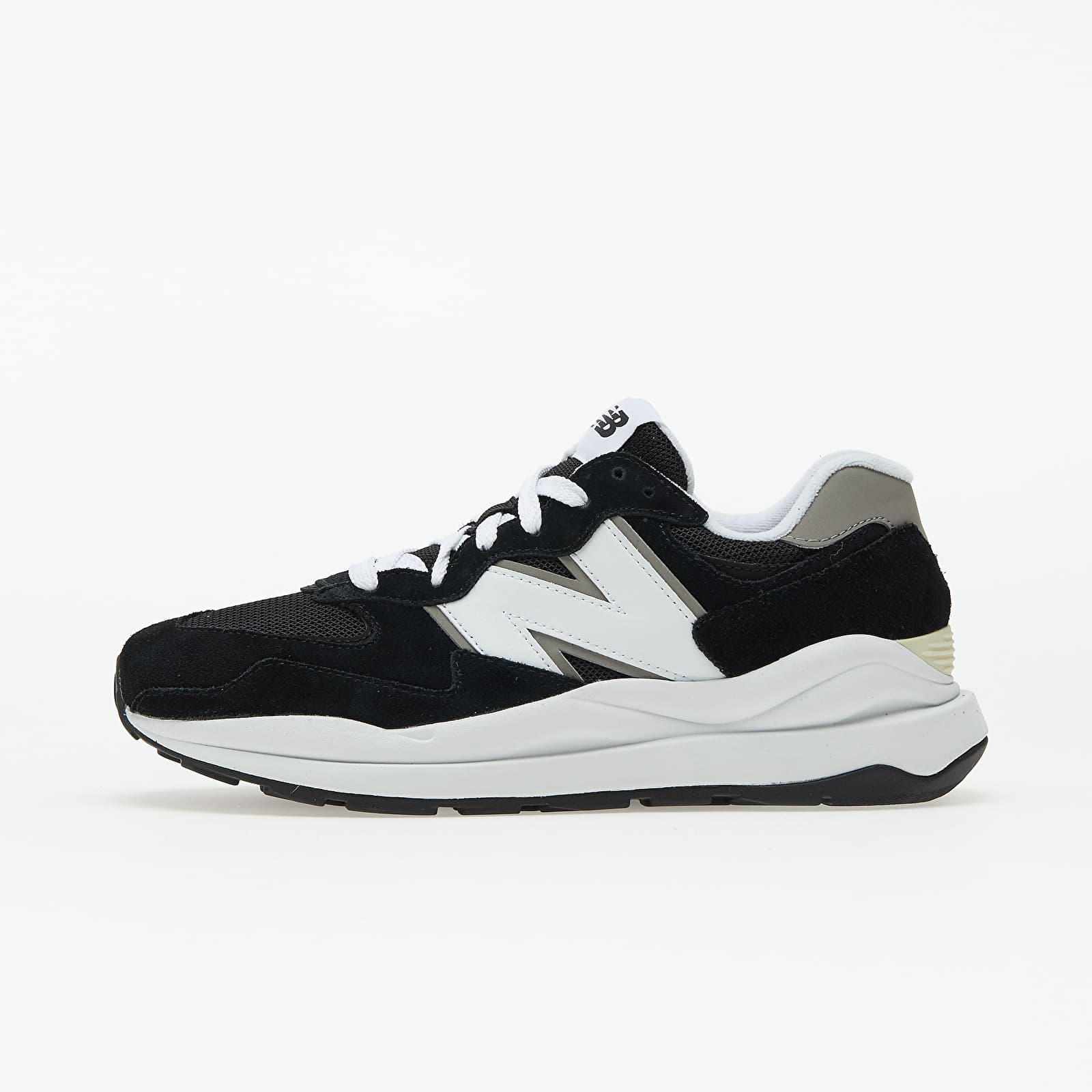 New Balance 57/40 Black/ White M5740CB